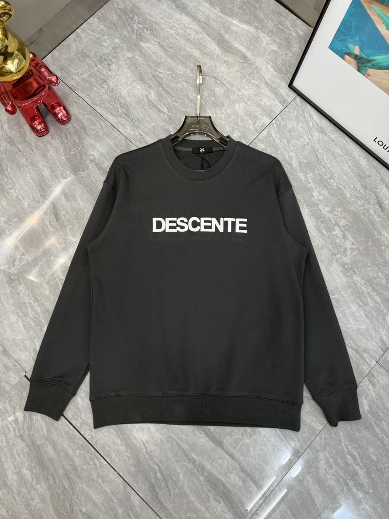 Descente Hoodies